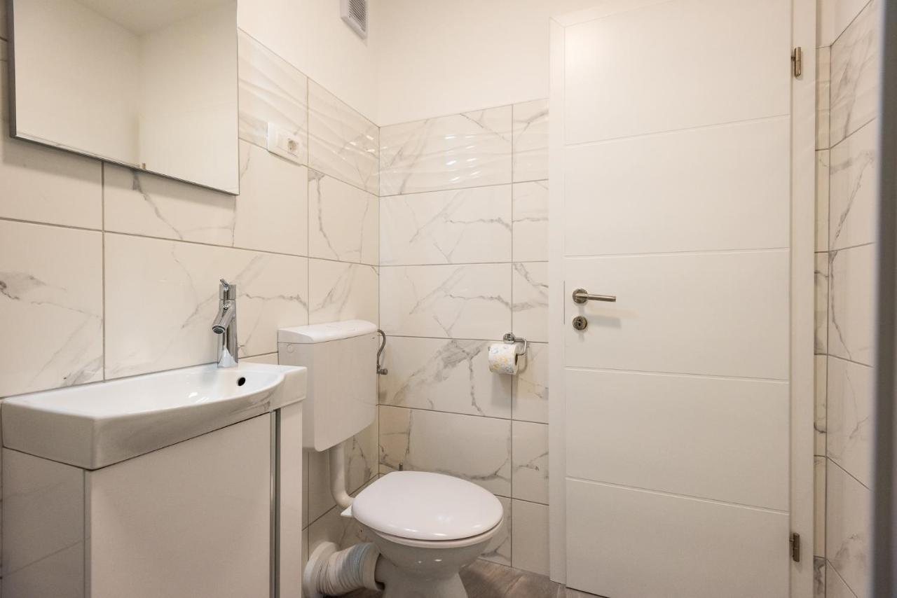 Apartments Omorfia Kraljevica Bagian luar foto