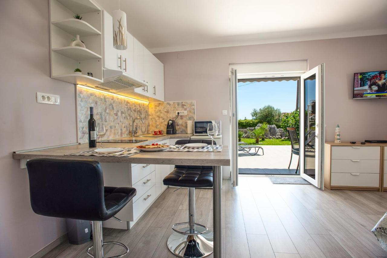 Apartments Omorfia Kraljevica Bagian luar foto
