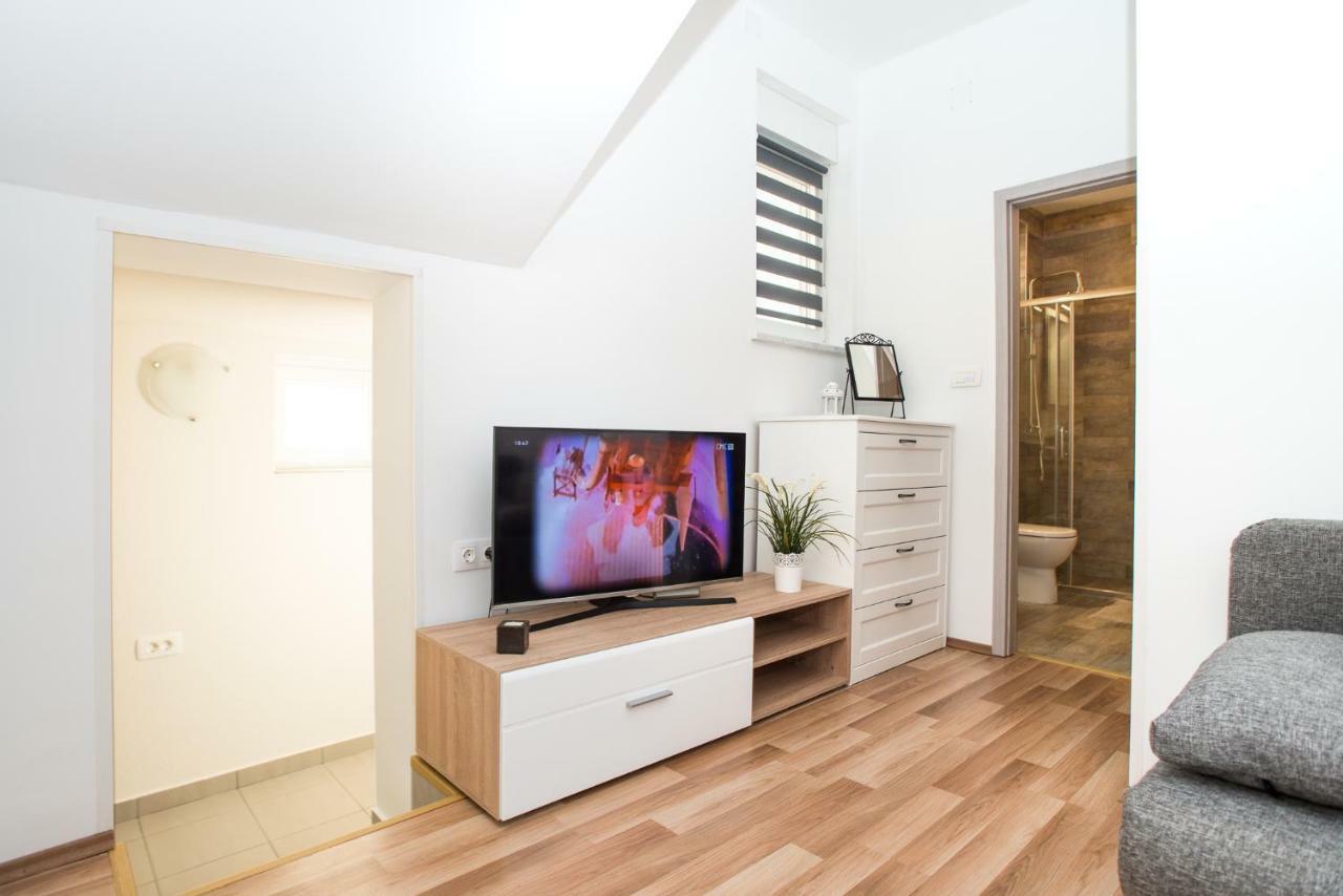 Apartments Omorfia Kraljevica Bagian luar foto